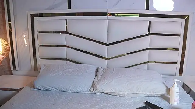 luciana agudelo online show from 15, 3, 2026