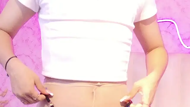 Atenea Mendoza online show from 4, 3, 2026