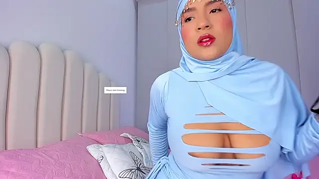 Snapshot of Amira-Zahra chatting on 8, 5, 2026 Amira-Zahra online show from 8, 5, 2026