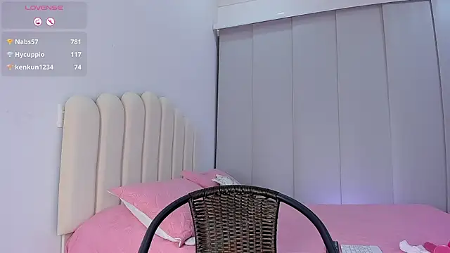 Snapshot of Amira-Zahra chatting on 27, 5, 2026 Amira-Zahra online show from 27, 5, 2026