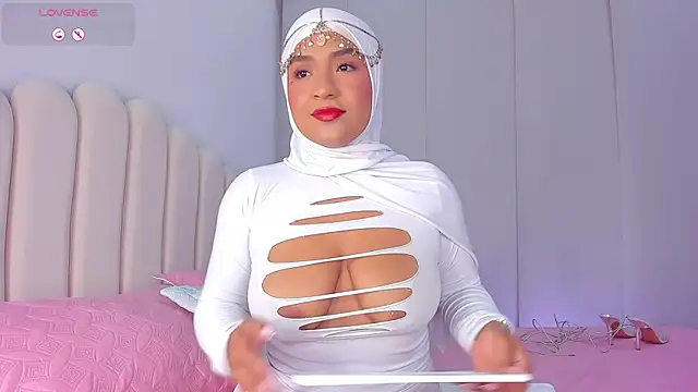Snapshot of Amira-Zahra chatting on 15, 6, 2026 Amira-Zahra online show from 15, 6, 2026