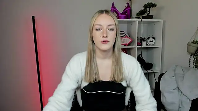 EvelynBlond online show from 12, 3, 2026