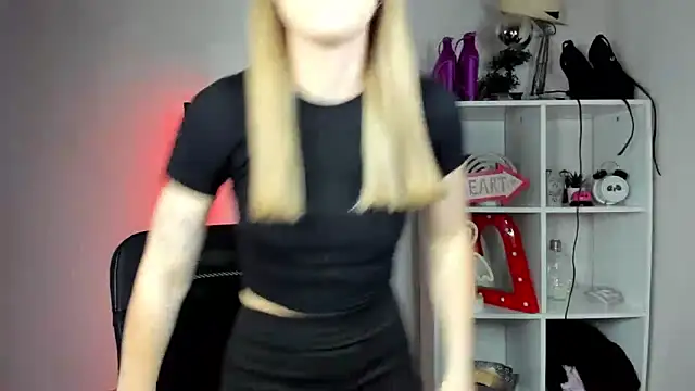 EvelynBlond online show from 5, 6, 2026