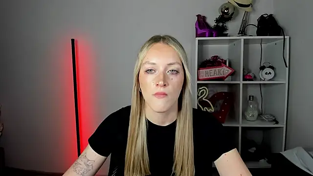 EvelynBlond online show from 29, 6, 2026