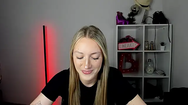 EvelynBlond online show from 1, 7, 2026