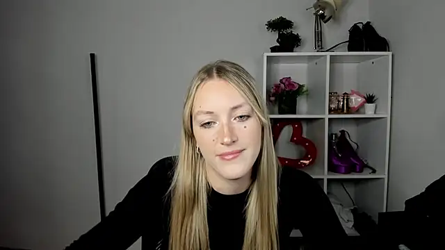 EvelynBlond online show from 21, 7, 2026
