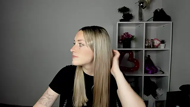 EvelynBlond online show from 22, 7, 2026