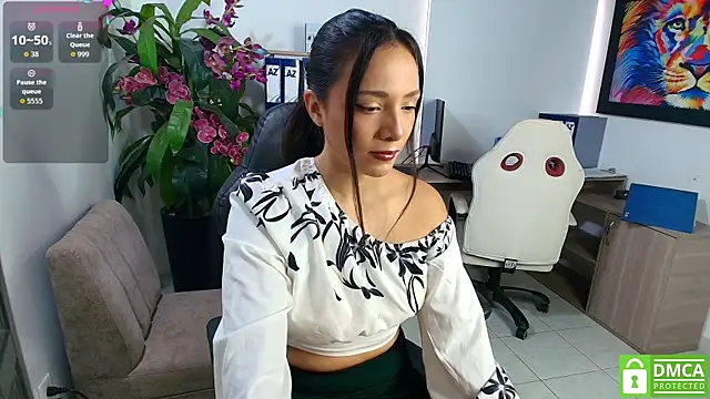 Snapshot of Adri_Miller chatting on 6, 4, 2026 Adri Miller online show from 6, 4, 2026