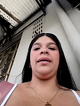 Layla-daring online show from 2, 3, 2026