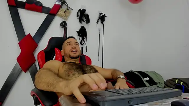 Snapshot of RoughSex_and_BDSM chatting on 23, 12, 2025 RoughSex and BDSM online show from 23, 12, 2025