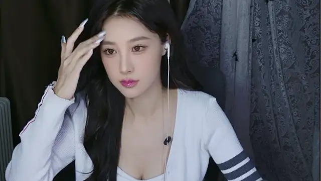 Snapshot of huanxbaby chatting on 5, 12, 2025 huanxbaby online show from 5, 12, 2025