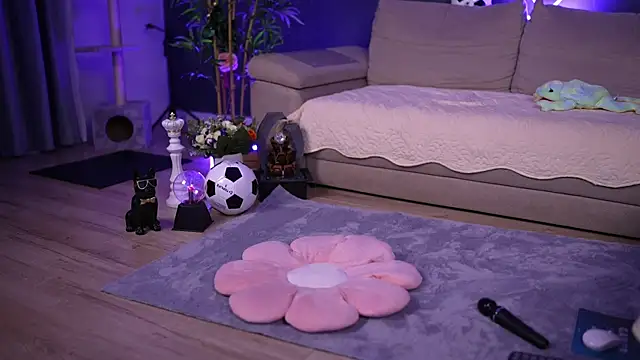 AlessiaDebbie online show from 6, 7, 2026