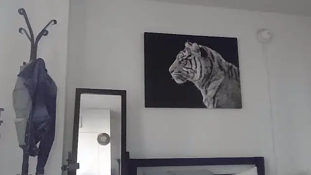 cryptokimgirl online show from 7, 3, 2026