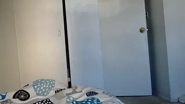 cryptokimgirl online show from 13, 3, 2026