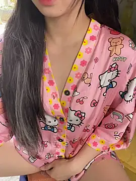 Snapshot of XndSeraphina chatting on 8, 3, 2026 XndSeraphina online show from 8, 3, 2026