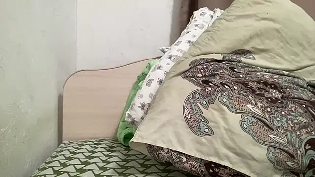 Snapshot of alisa_kitcat chatting on 17, 12, 2025 alisa kitcat online show from 17, 12, 2025