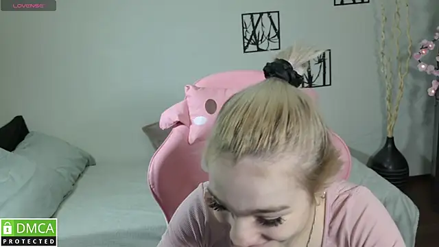 Snapshot of Megan_Lora chatting on 14, 1, 2026 Megan Lora online show from 14, 1, 2026