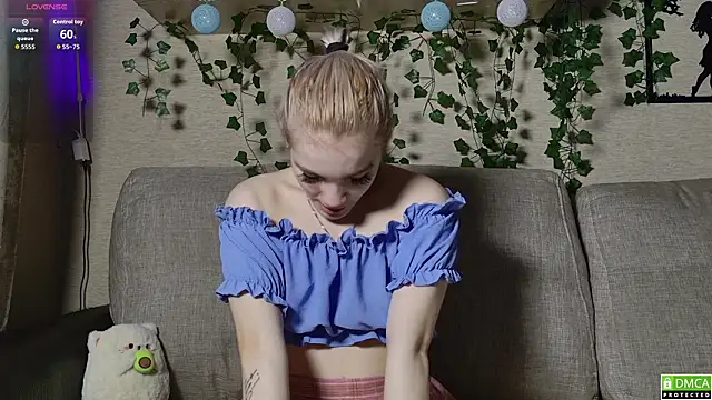 Snapshot of Megan_Lora chatting on 7, 3, 2026 Megan Lora online show from 7, 3, 2026