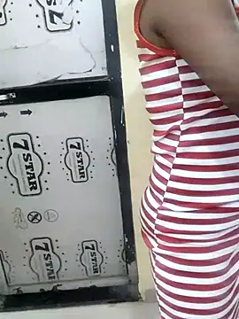 Snapshot of Simran_0011 chatting on 22, 12, 2025 Simran 0011 online show from 22, 12, 2025