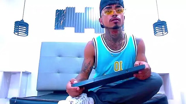 Snapshot of Hot_Latino_x chatting on 8, 1, 2026 Hot Latino x online show from 8, 1, 2026