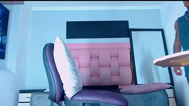 Snapshot of Hot_Latino_x chatting on 6, 2, 2026 Hot Latino x online show from 6, 2, 2026