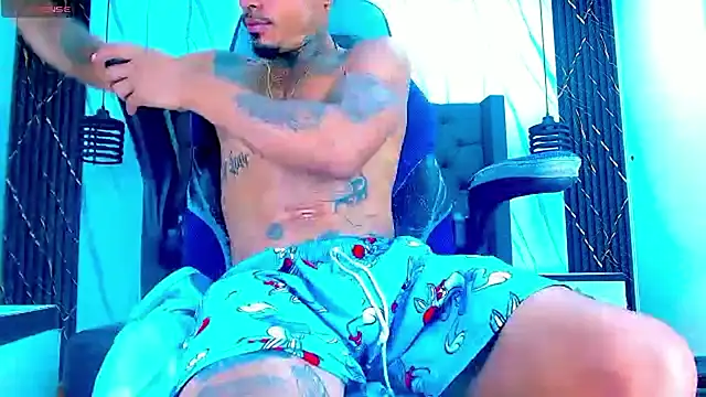 Snapshot of Hot_Latino_x chatting on 3, 3, 2026 Hot Latino x online show from 3, 3, 2026