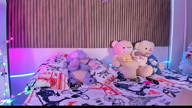 Snapshot of Hayley-Fox chatting on 14, 12, 2025 Hayley-Fox online show from 14, 12, 2025