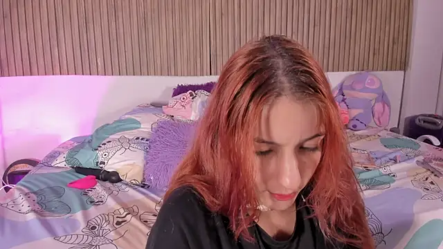 Snapshot of Hayley-Fox chatting on 17, 2, 2026 Hayley-Fox online show from 17, 2, 2026