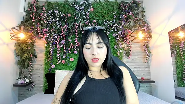 Snapshot of kittyMelvis chatting on 1, 12, 2025 kittyMelvis online show from 1, 12, 2025