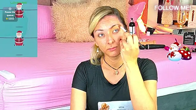 Snapshot of Lunitaa_Diva chatting on 22, 12, 2025 Lunitaa Diva online show from 22, 12, 2025