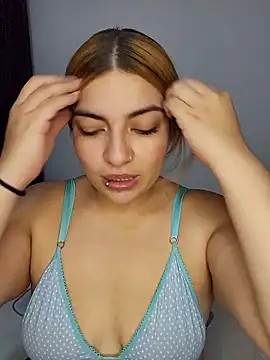 mila curvy online show from 28, 11, 2025