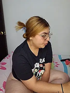 mila curvy online show from 18, 12, 2025