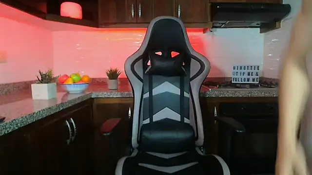 Snapshot of eren_jeager chatting on 5, 12, 2025 eren jeager online show from 5, 12, 2025