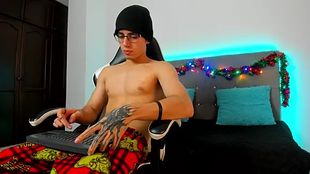 Snapshot of eren_jeager chatting on 22, 12, 2025 eren jeager online show from 22, 12, 2025