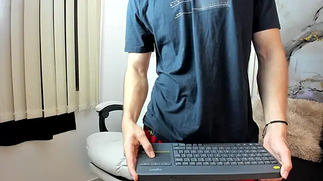 Snapshot of eren_jeager chatting on 13, 2, 2026 eren jeager online show from 13, 2, 2026