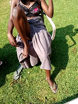 Snapshot of VirginPrincess06 chatting on 4, 12, 2025 VirginPrincess06 online show from 4, 12, 2025