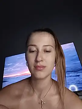 Snapshot of Susiee_Redd chatting on 22, 6, 2026 Susiee Redd online show from 22, 6, 2026