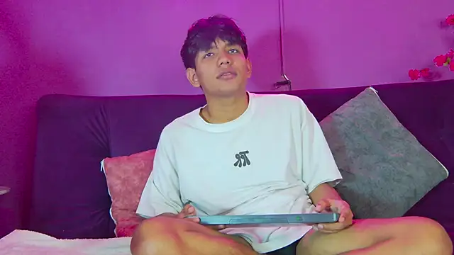 Liam Sinclair online show from 9, 3, 2026