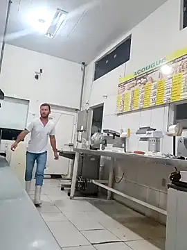 RobertoLuiz84 online show from 10, 3, 2026