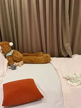Queen-of-Love online show from 4, 8, 2026