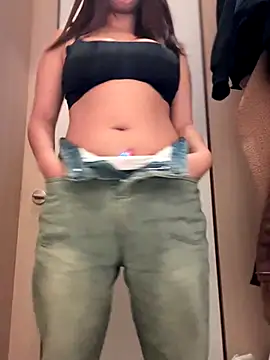 Snapshot of Toffee-00 chatting on 23, 12, 2025 Toffee-00 online show from 23, 12, 2025