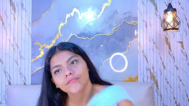 Snapshot of NIKIBUNNY chatting on 4, 12, 2025 NIKIBUNNY online show from 4, 12, 2025