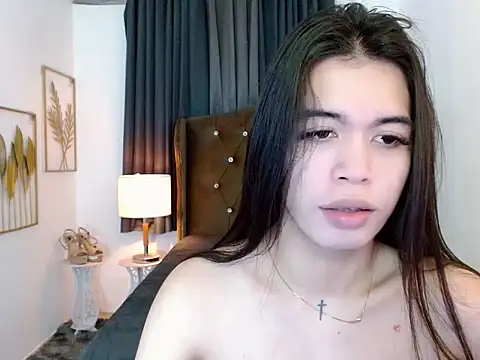 hollyyumiloove online show from 5, 2, 2026