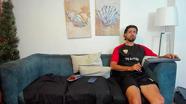 Snapshot of heteros_curious chatting on 19, 3, 2026 heteros curious online show from 19, 3, 2026