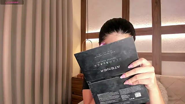 SarhaVega online show from 6, 1, 2026