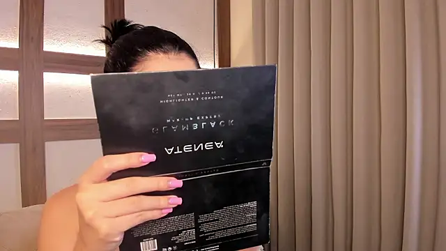 SarhaVega online show from 4, 2, 2026