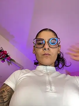 LauraRaider online show from 21, 6, 2026