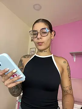 LauraRaider online show from 14, 7, 2026
