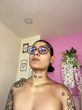 LauraRaider online show from 17, 7, 2026