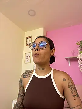 LauraRaider online show from 26, 7, 2026